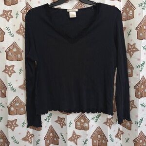 Women's Black Long-Sleeve Ribbed V-Neck Top